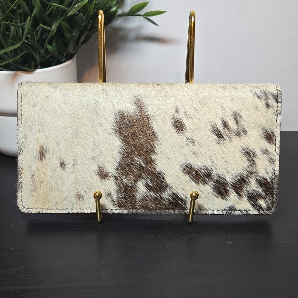 Handcrafted Brown Tooled Longhorn Leather Wallet - Picture 4 of 7